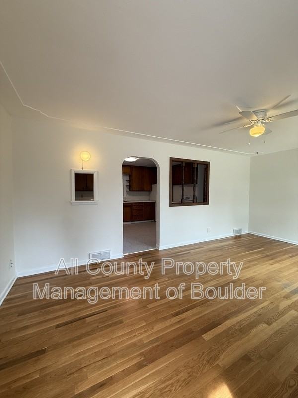 1428 Sharpe Pl - Photo 3 of 20