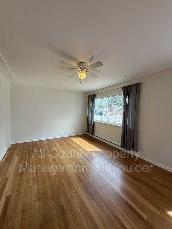 1428 Sharpe Pl - Photo 4 of 20