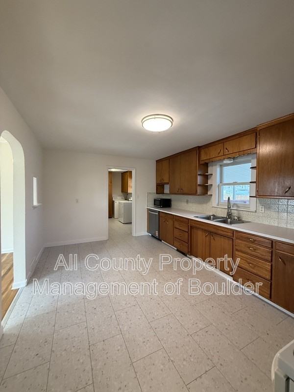 1428 Sharpe Pl - Photo 5 of 20