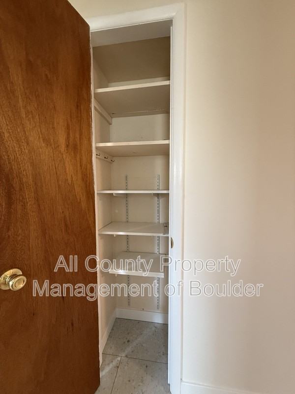 1428 Sharpe Pl - Photo 7 of 20