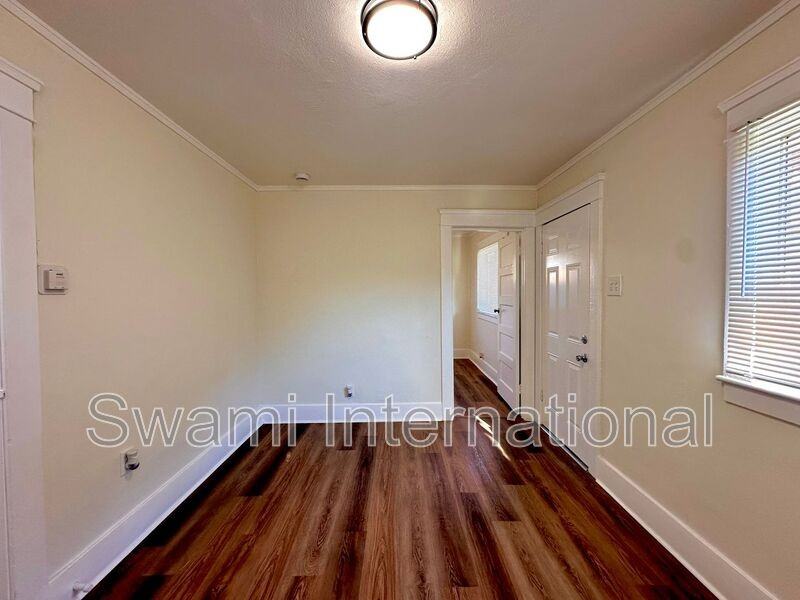 1138 1/2 Blinn Ave - Photo 6 of 19