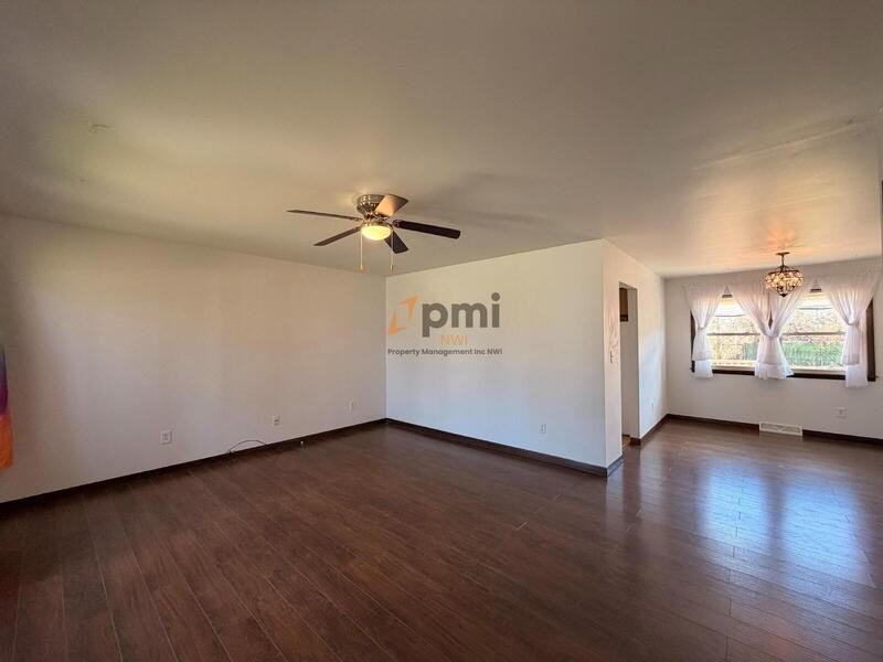 9537 Arthur St - Photo 3 of 18