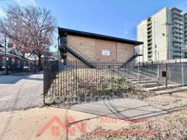 featured image of 139 N Claybrook St #8