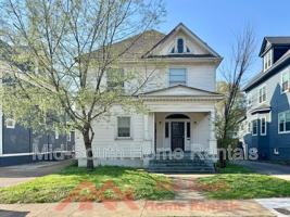 featured image of 1515 Madison Ave #04