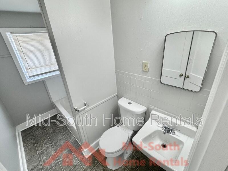 1515 Madison Ave #04 - Photo 3 of 11