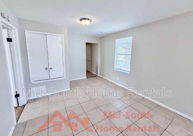 1549 Patton St - Photo 5 of 27