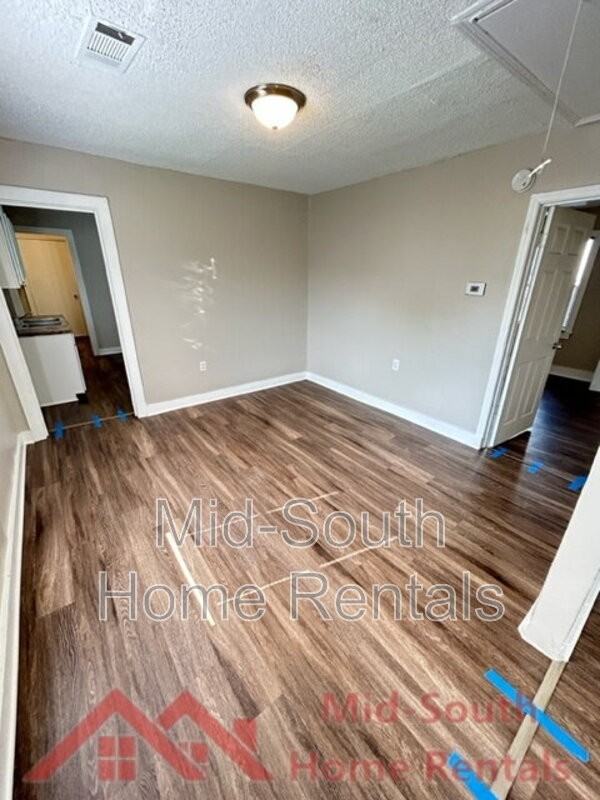 253 Silverage Ave - Photo 3 of 15