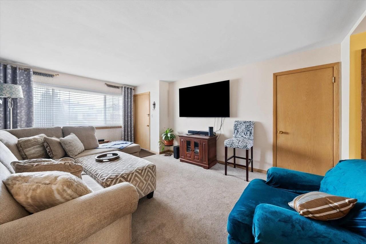 5506 W Oklahoma Ave #2 - Photo 2 of 10