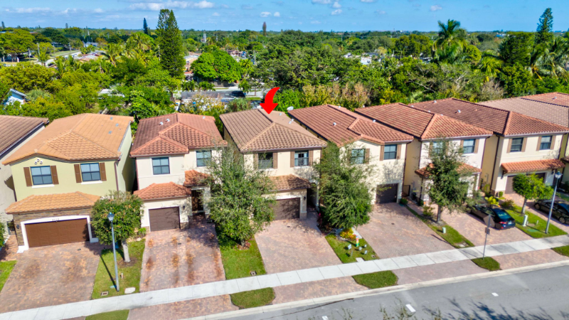 4729 Nwst - Photo 3 of 19