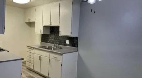 8801 Owensmouth Ave #7 - Photo 3 of 9