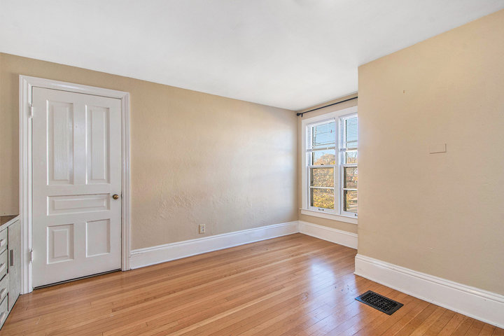 144 College Ave Ne #144 - Photo 5 of 19