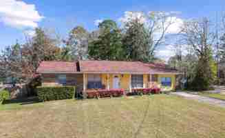 featured image of 202 Peartree Cir