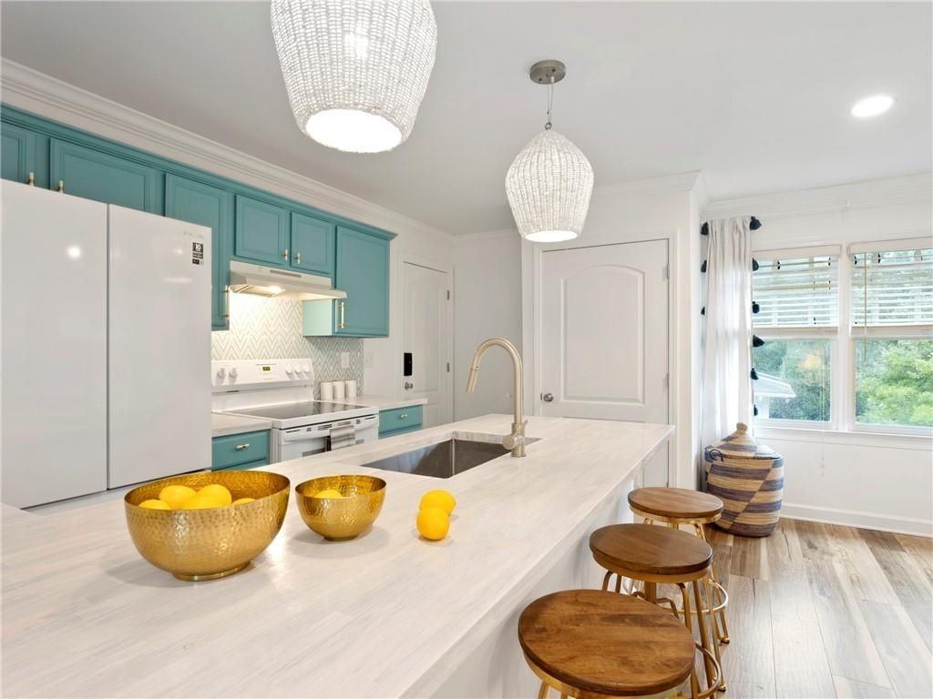 325 Sinclair Ave Ne - Photo 3 of 29