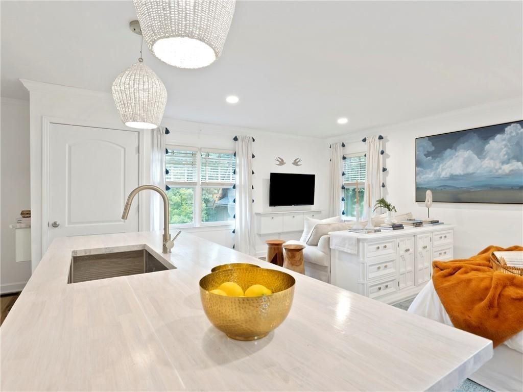 325 Sinclair Ave Ne - Photo 5 of 29