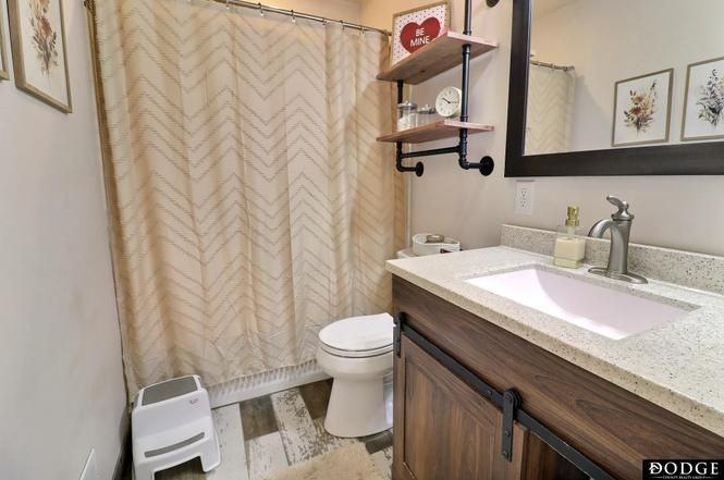 2049 Pearl St - Photo 7 of 11