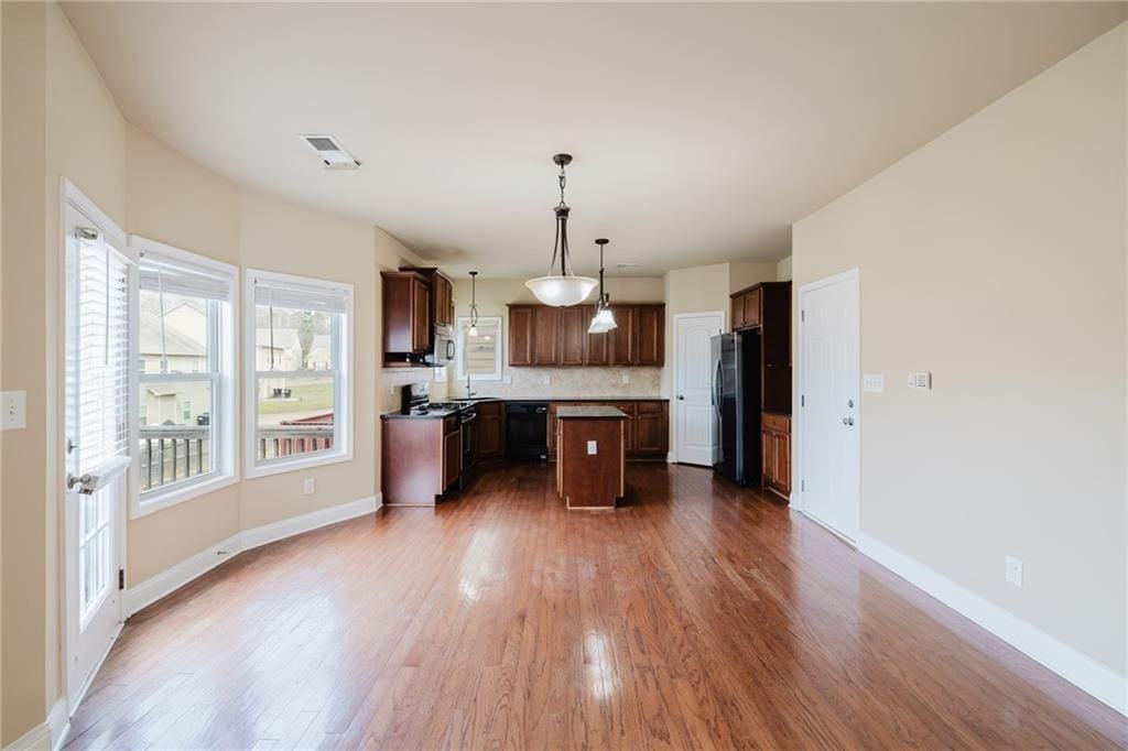 3562 Fallen Oak Dr - Photo 4 of 18