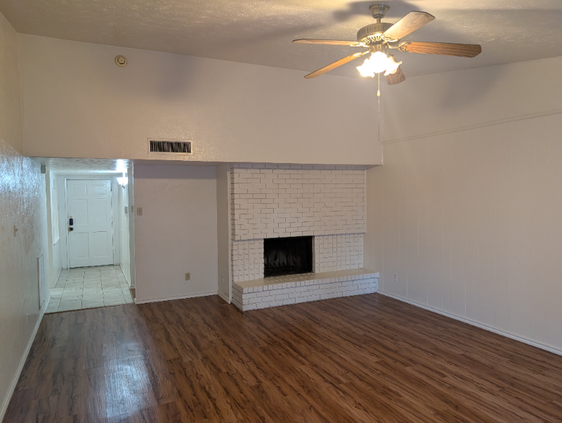 144 N Crestwood Blvd - Photo 4 of 20