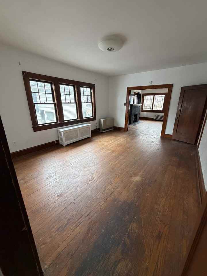 517 Miles St #2 - Photo 3 of 18