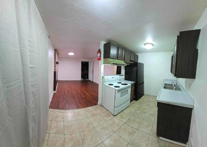 4428 111th St Sw #1 - Photo 2 of 9