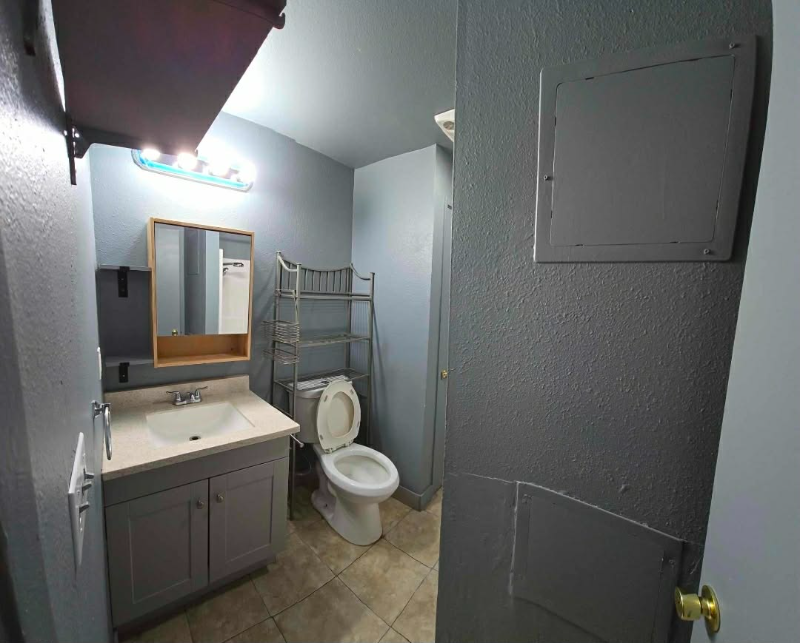 4428 111th St Sw #1 - Photo 6 of 9