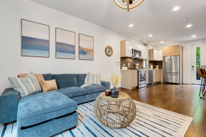 921 10th Ave E #B - Photo 7 of 20