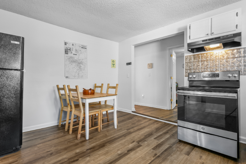 818 Avenue B Ne - Photo 6 of 15