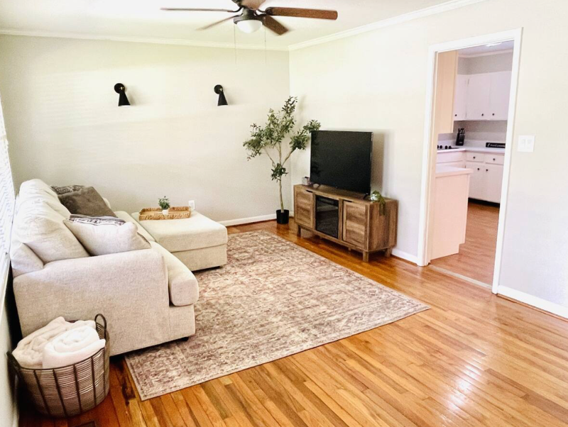 2013 Lee Ave - Photo 4 of 16