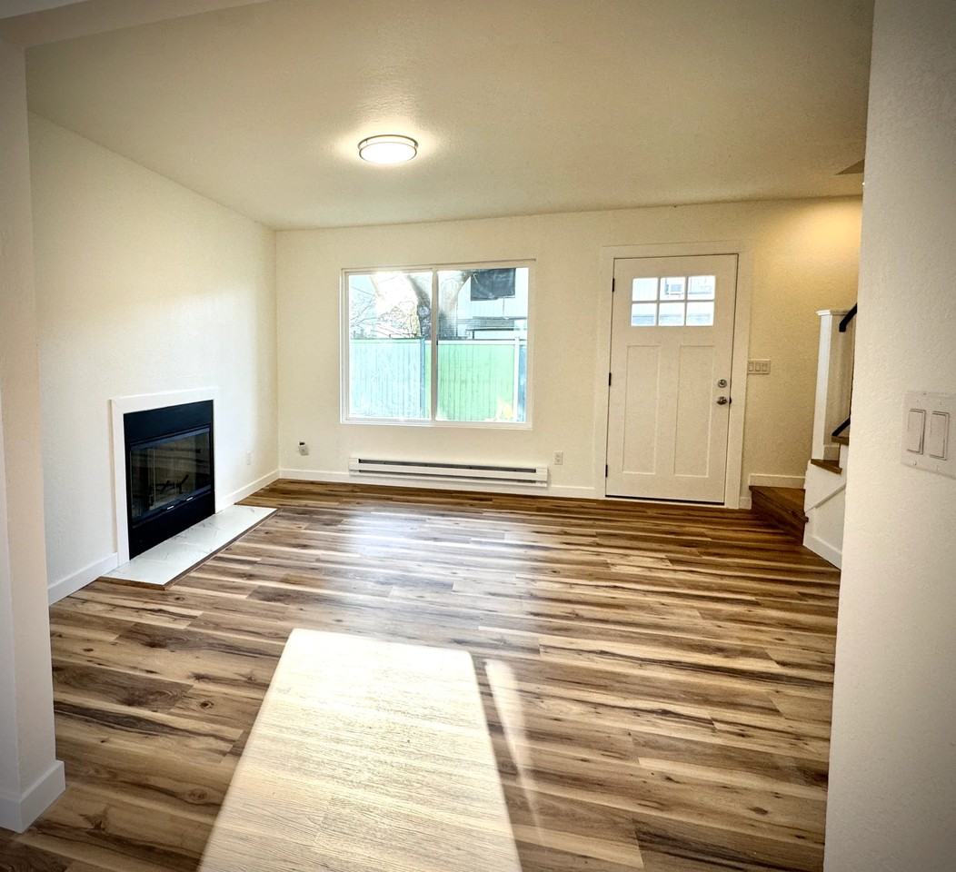 640 5th Ave S #104 - Photo 3 of 11