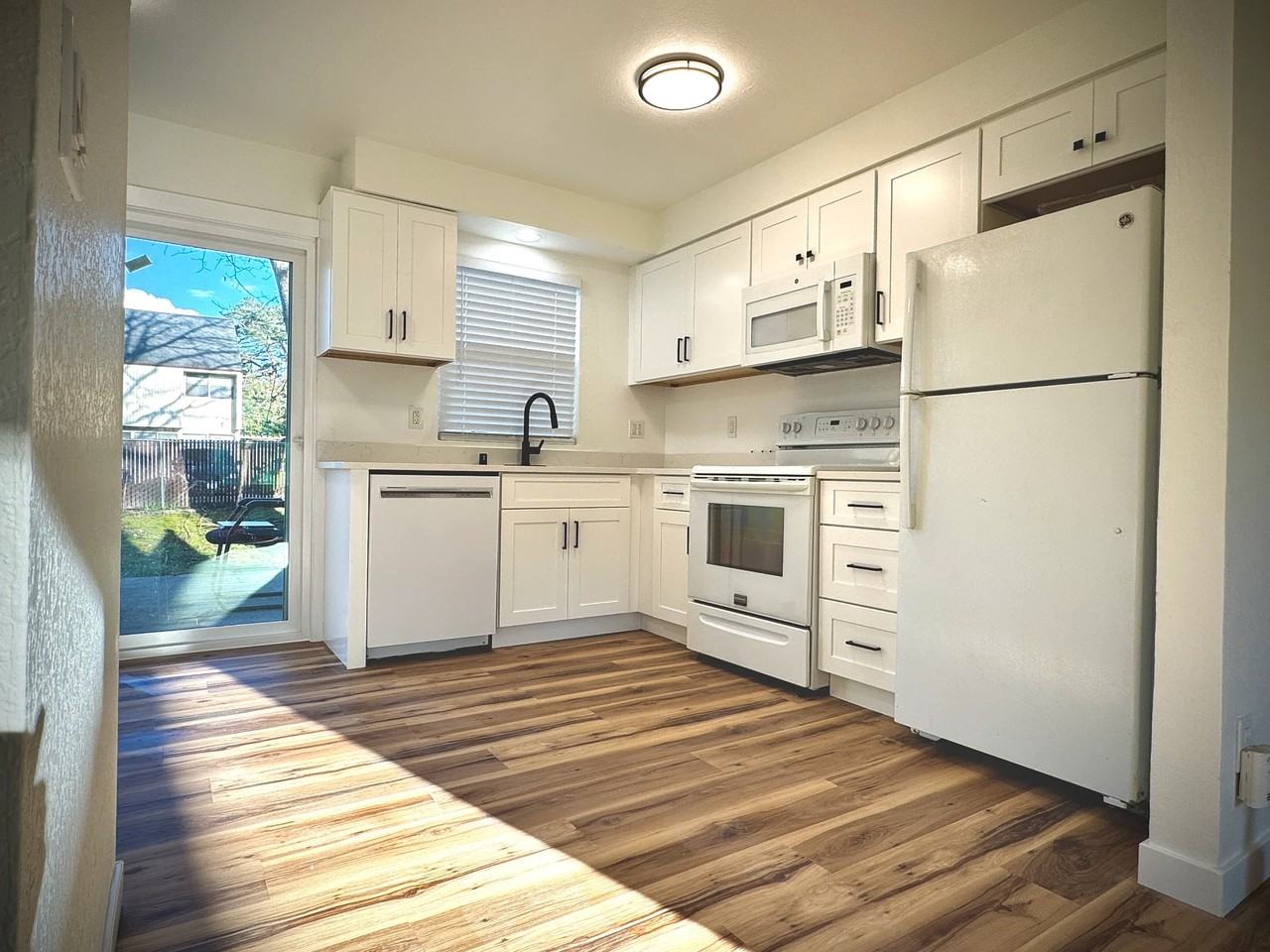 640 5th Ave S #104 - Photo 4 of 11