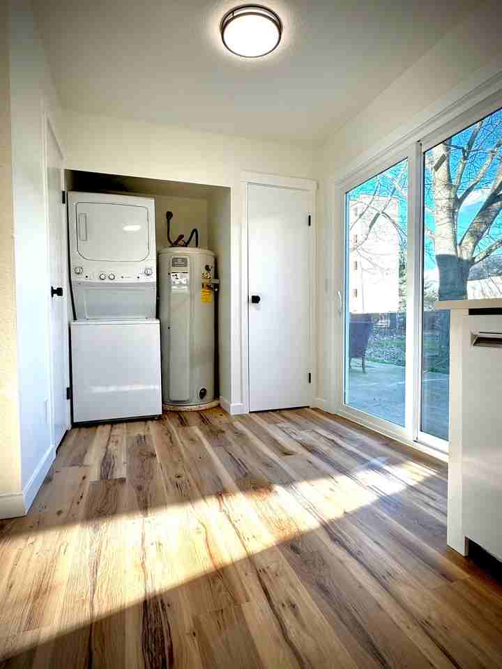 640 5th Ave S #104 - Photo 5 of 11