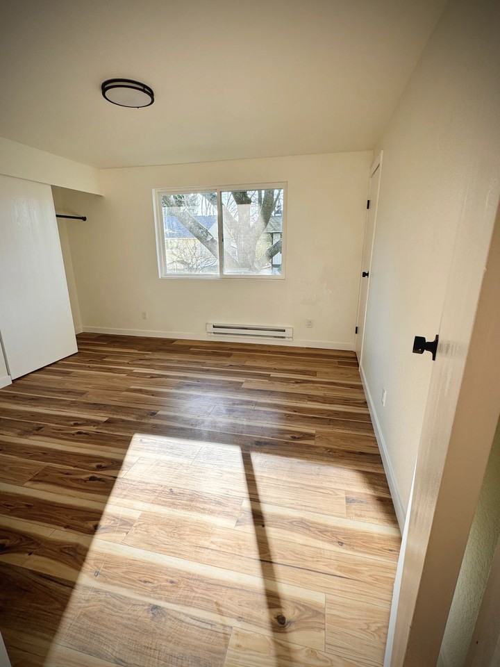 640 5th Ave S #104 - Photo 6 of 11