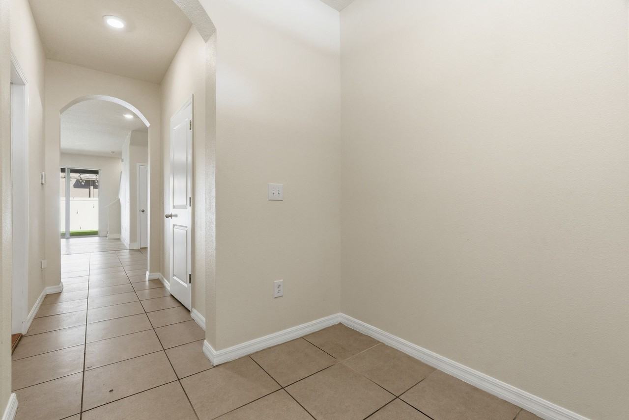 424 Newmont Cir - Photo 7 of 47