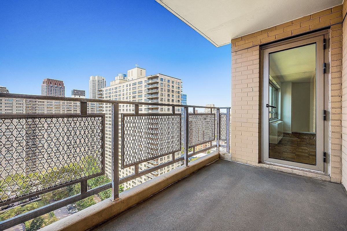 170 W End Ave #23E - Photo 6 of 11