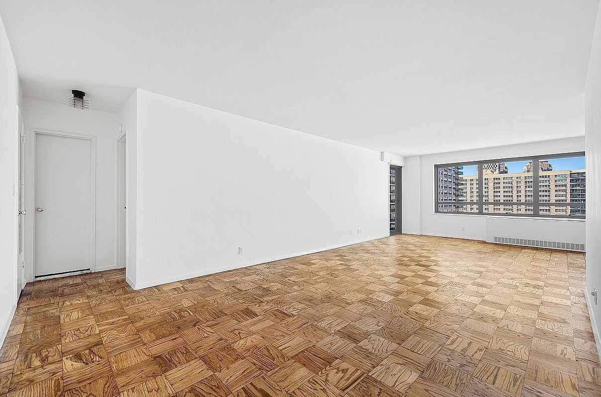 170 W End Ave #23E - Photo 7 of 11