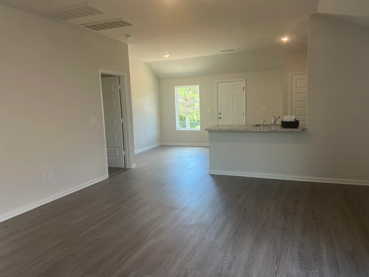 2113 Brookridge Cir - Photo 5 of 5