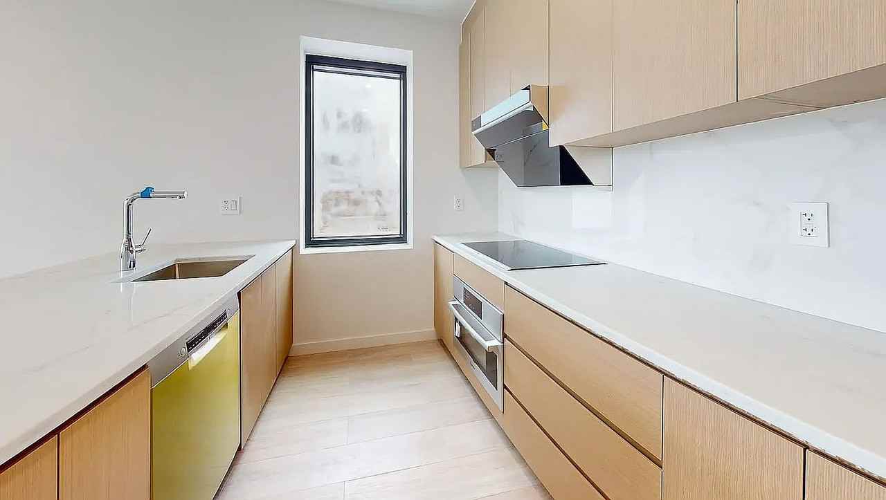 355 53rd St #4B - Photo 2 of 7