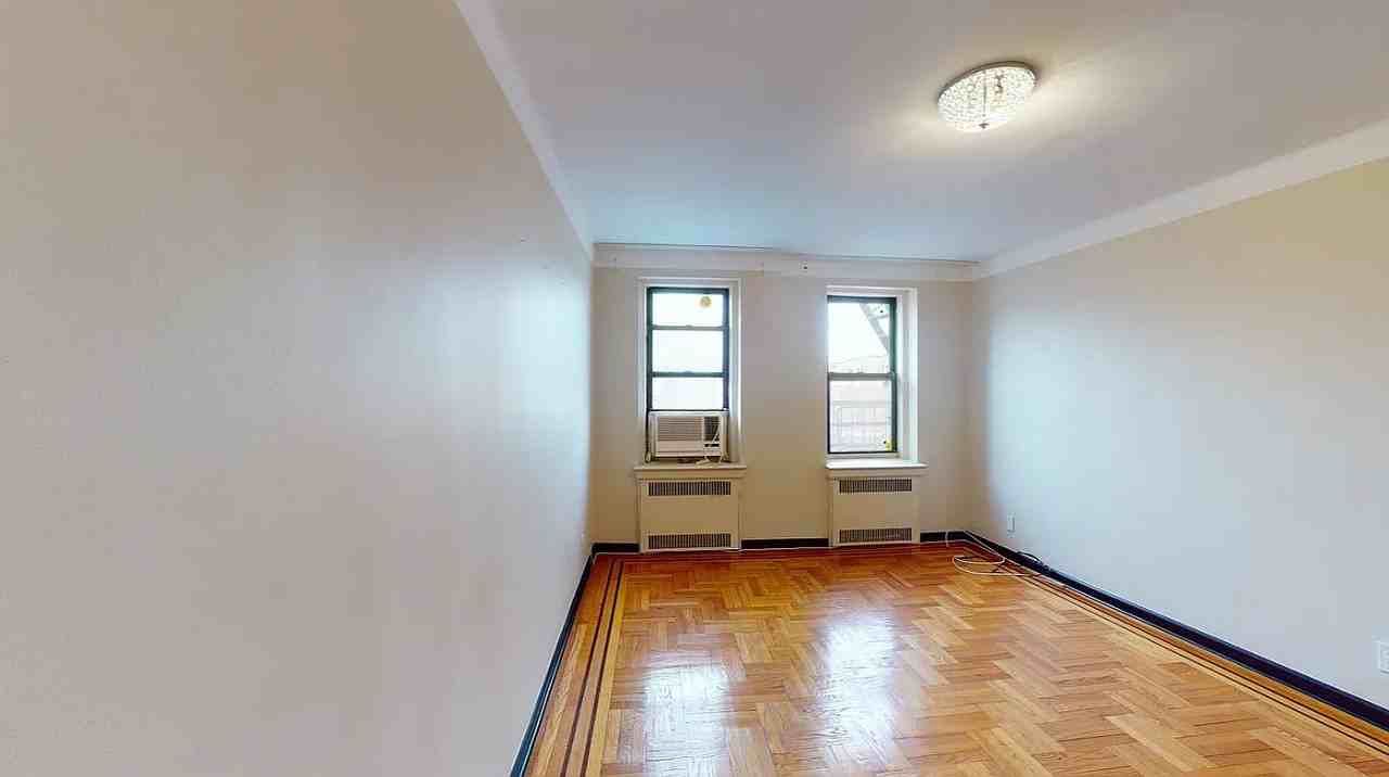 1120 Brighton Beach Ave #5AA - Photo 6 of 11