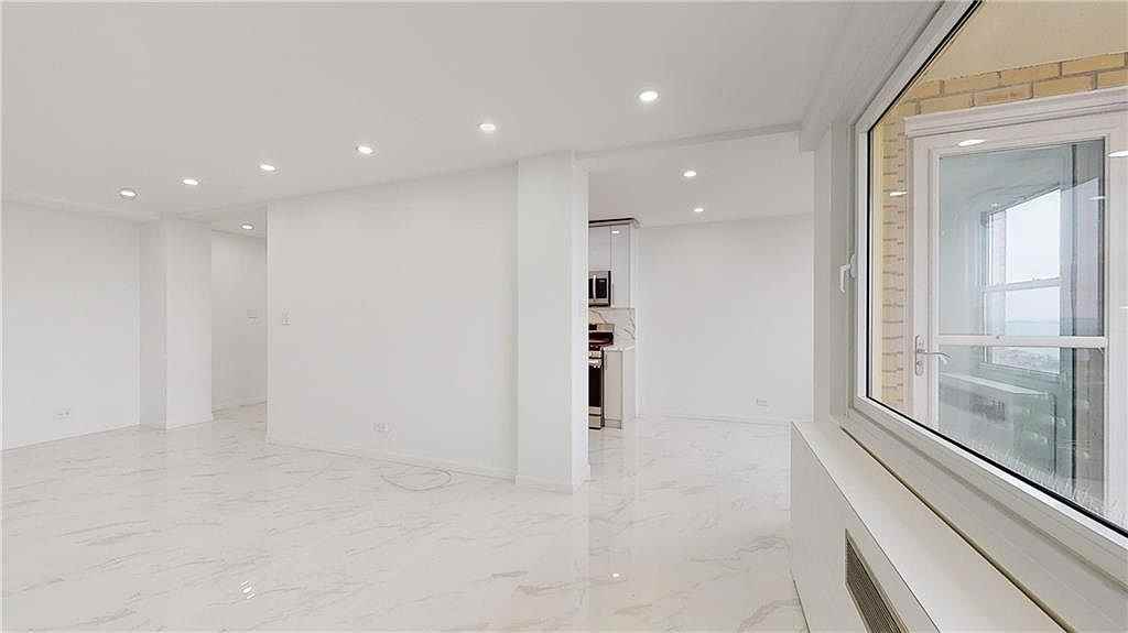 1311 Brightwater Ave #16E - Photo 6 of 11