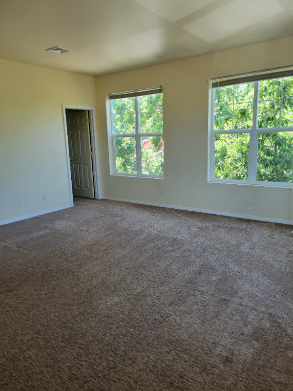 505 E Columbia St #220 - Photo 6 of 9