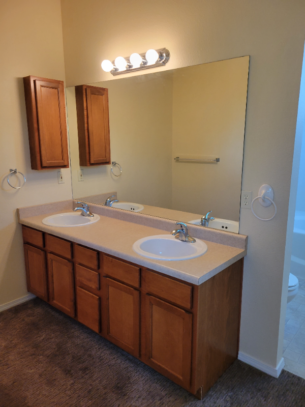 505 E Columbia St #220 - Photo 7 of 9