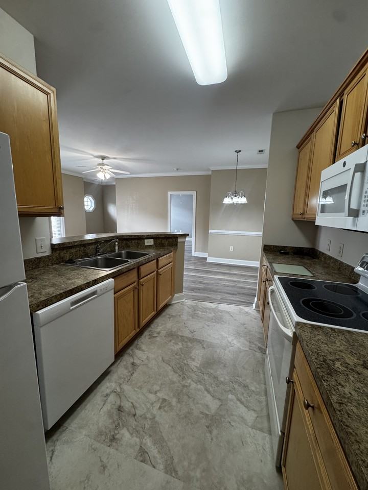 2037 Silvercrest Dr #B - Photo 6 of 22