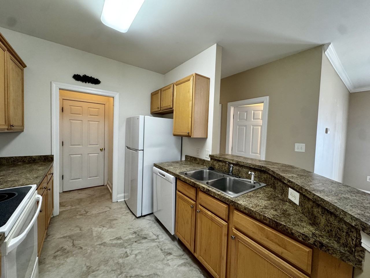 2037 Silvercrest Dr #B - Photo 7 of 22