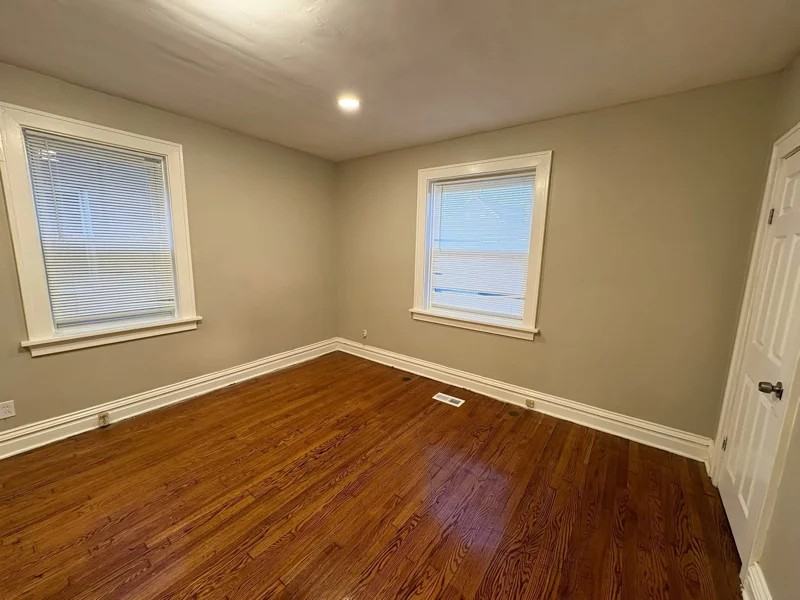 1637 Mclaran Ave #1stFL - Photo 6 of 10