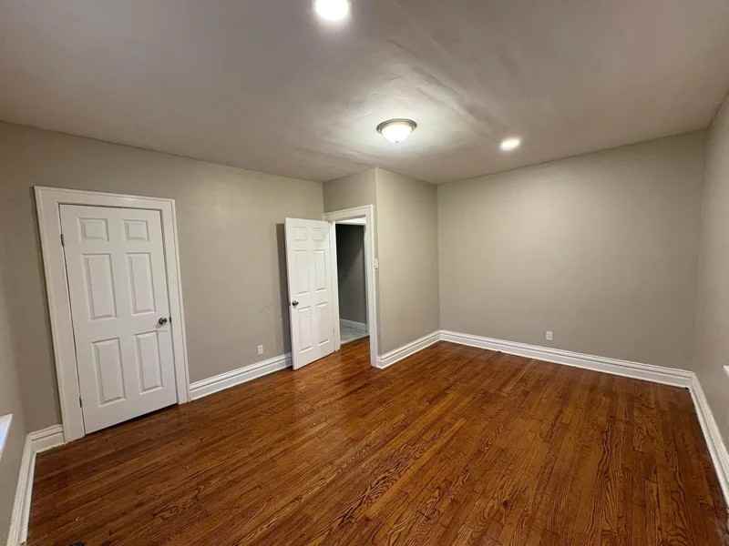 1637 Mclaran Ave #1stFL - Photo 7 of 10