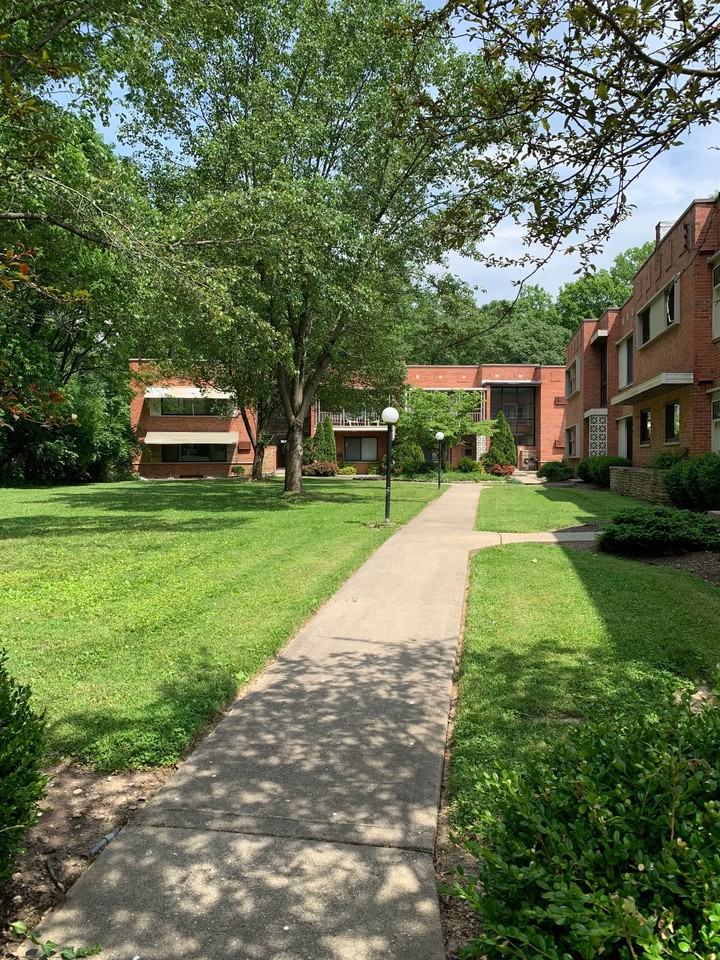 1614 Beacon St #8 - Photo 2 of 17