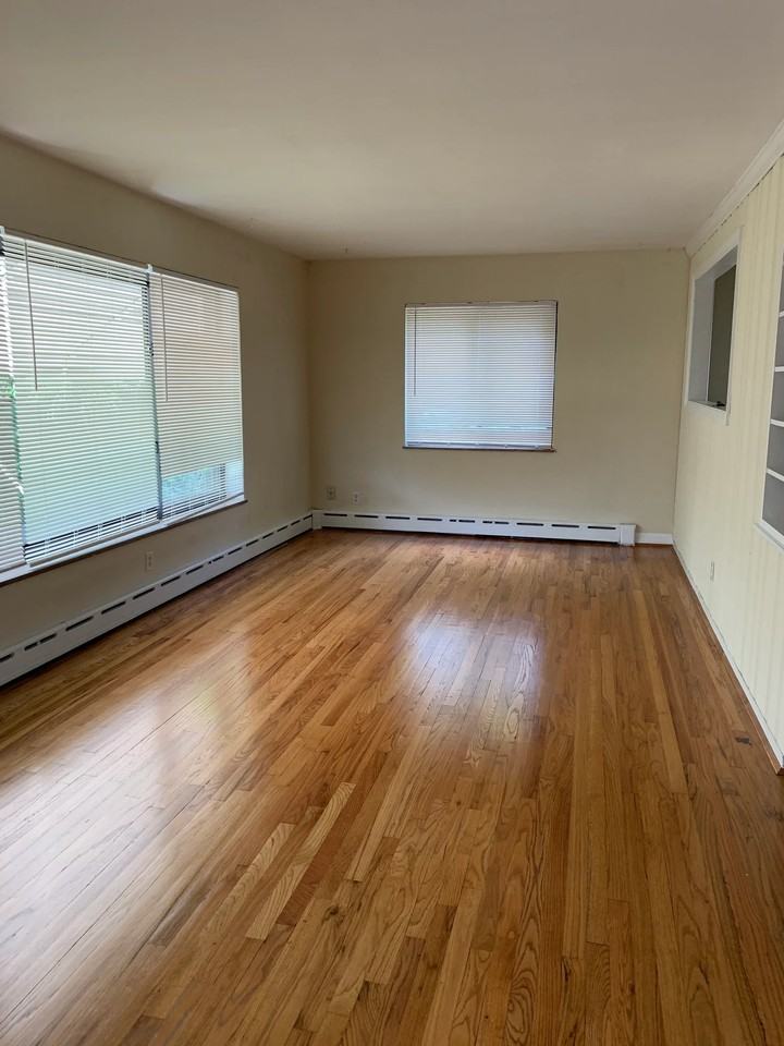 1614 Beacon St #8 - Photo 3 of 17