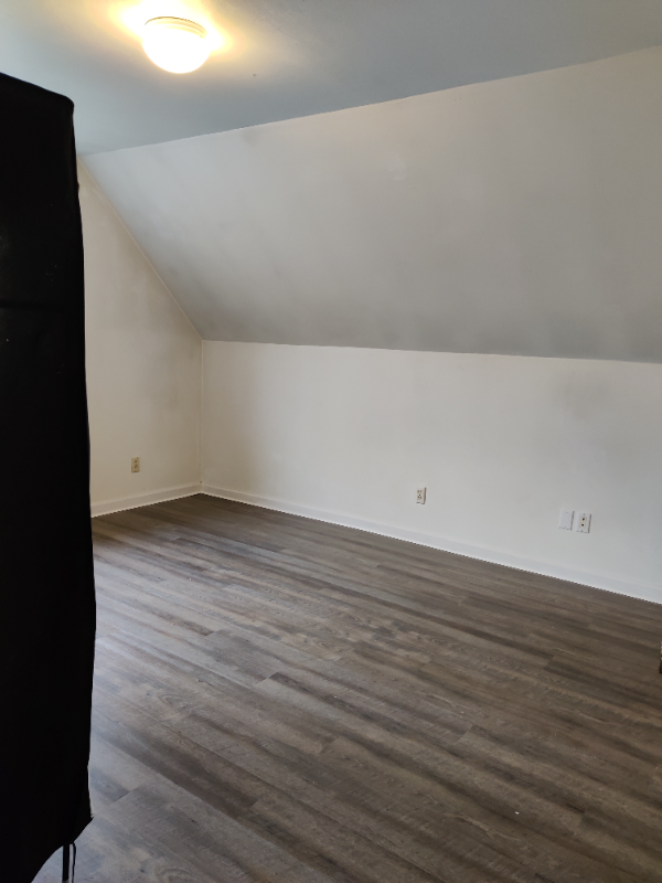 4409 5th Ave Ne - Photo 6 of 15