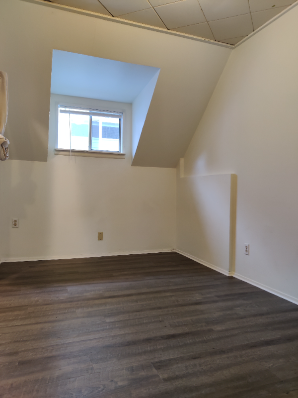 4409 5th Ave Ne - Photo 7 of 15