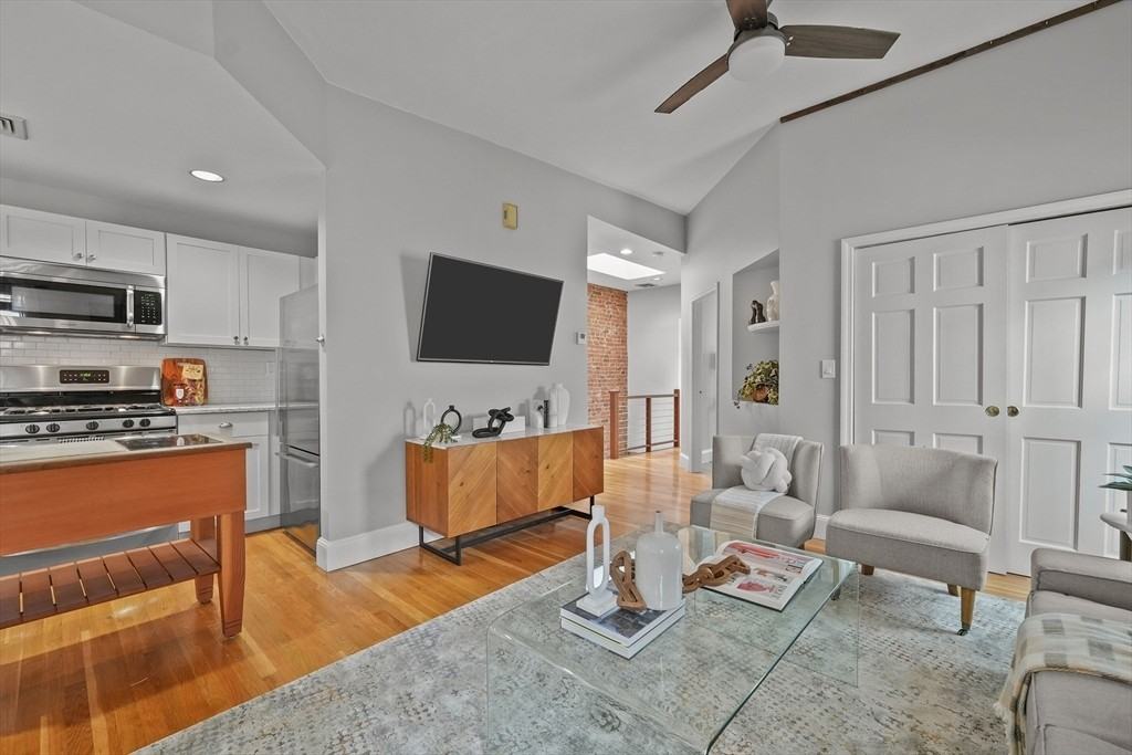 1 Scott Pl #6 - Photo 3 of 10