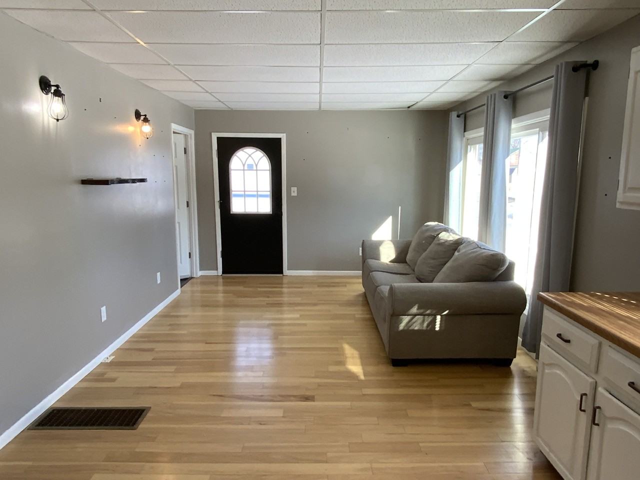 3820 E 6th St - Photo 3 of 17